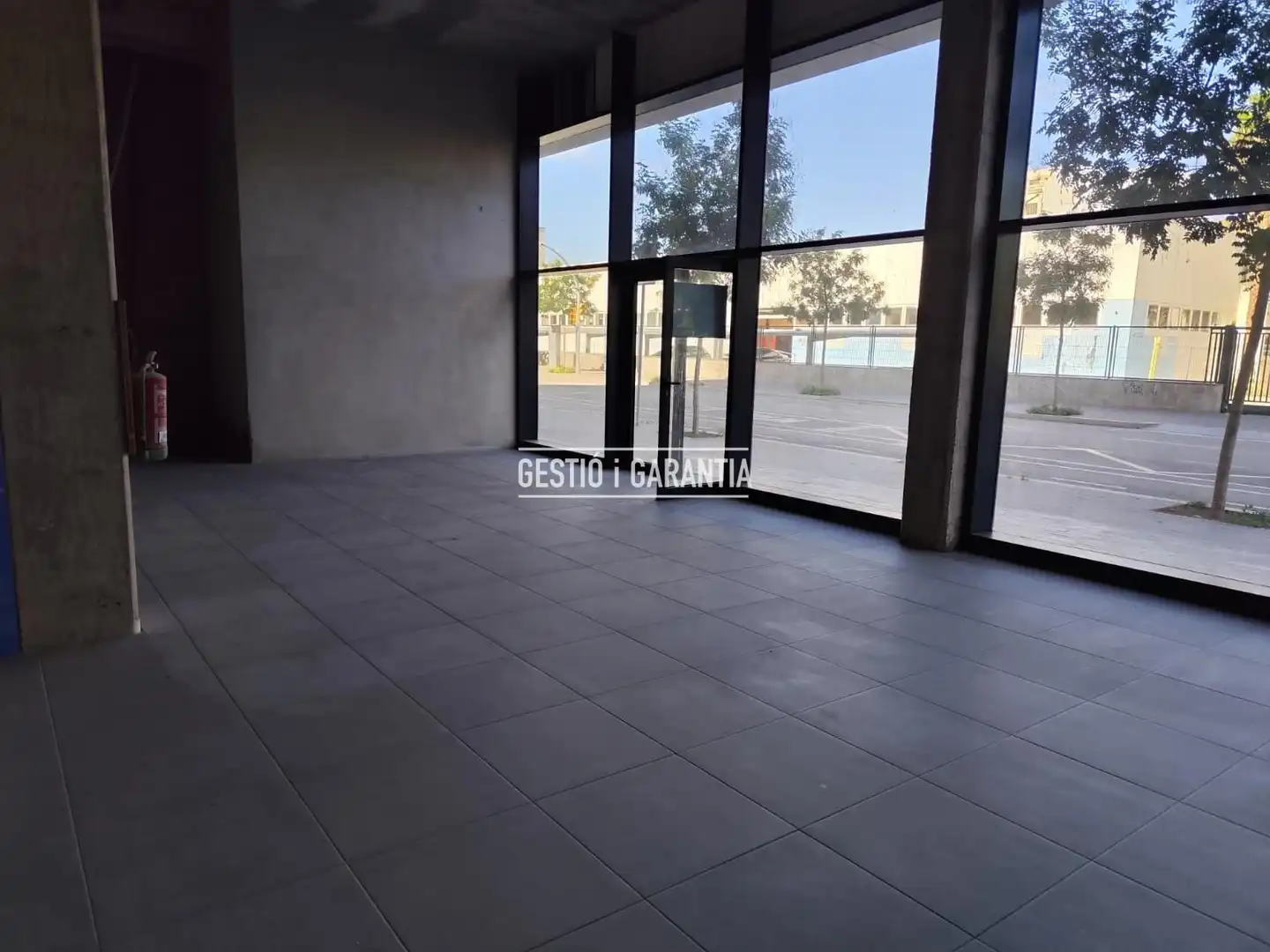 Local en venta en L'Hospitalet de Llobregat
