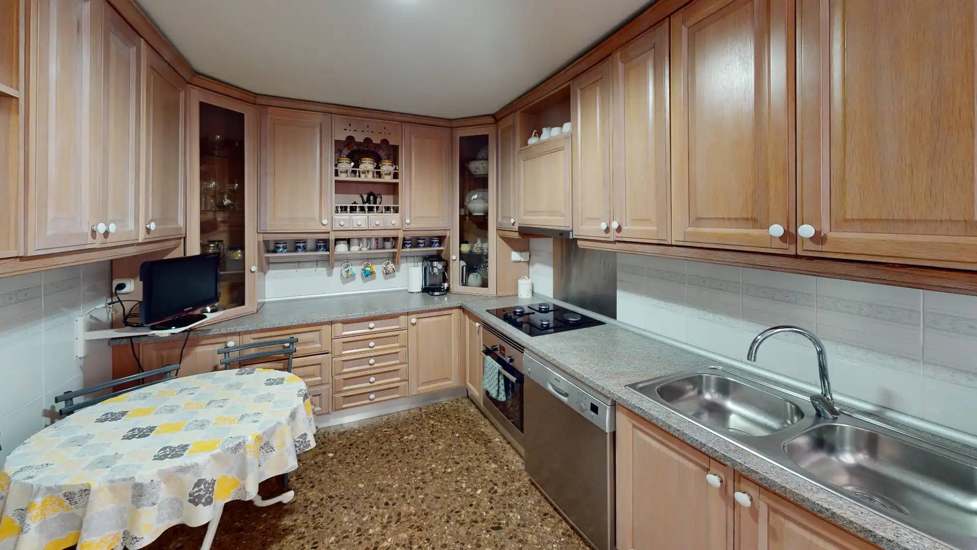 Küche von Wohnung zum Verkauf in San Vicente del Raspeig / Sant Vicent del Raspeig mit Abstellraum, Möbliert und Ofen