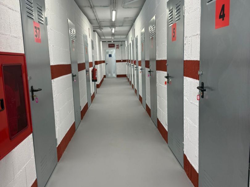 Traster de lloguer en Cenes de la Vega amb Alarma