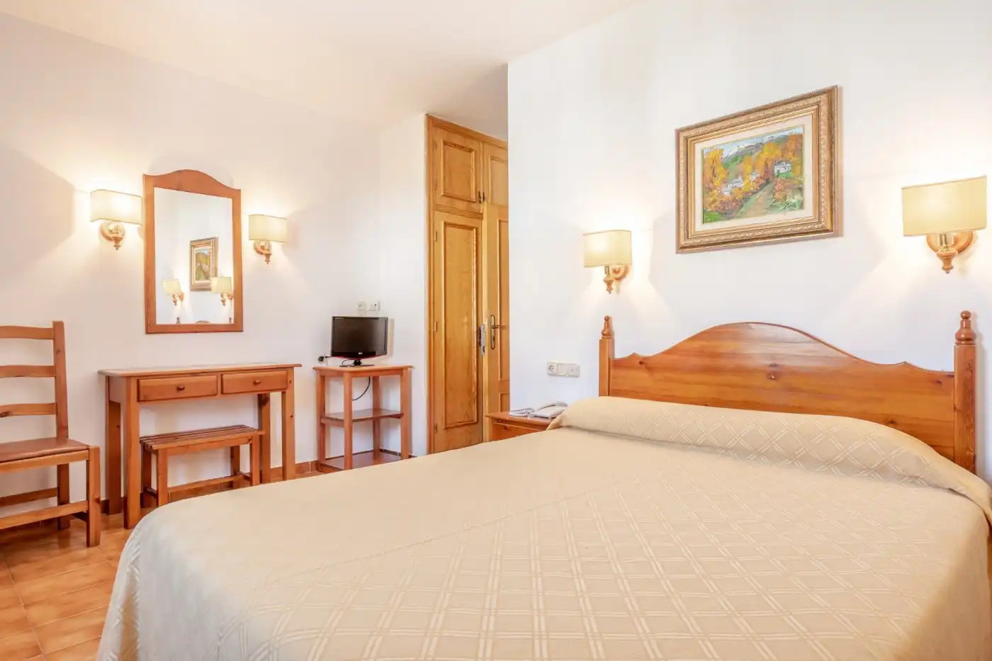 Bedroom of Buildings for sale in Pórtugos