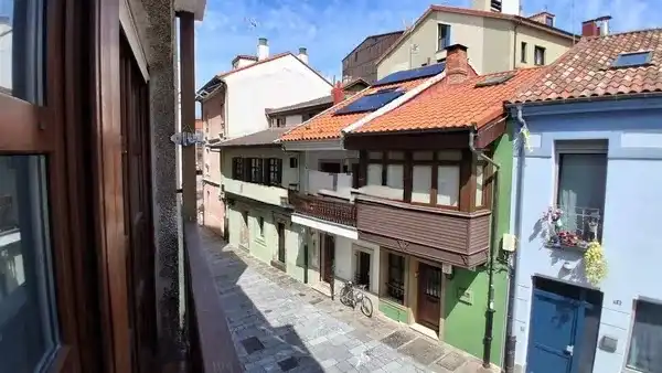 Terrassa de Apartament en venda en Gijón  amb Calefacció, Moblat i Balcó