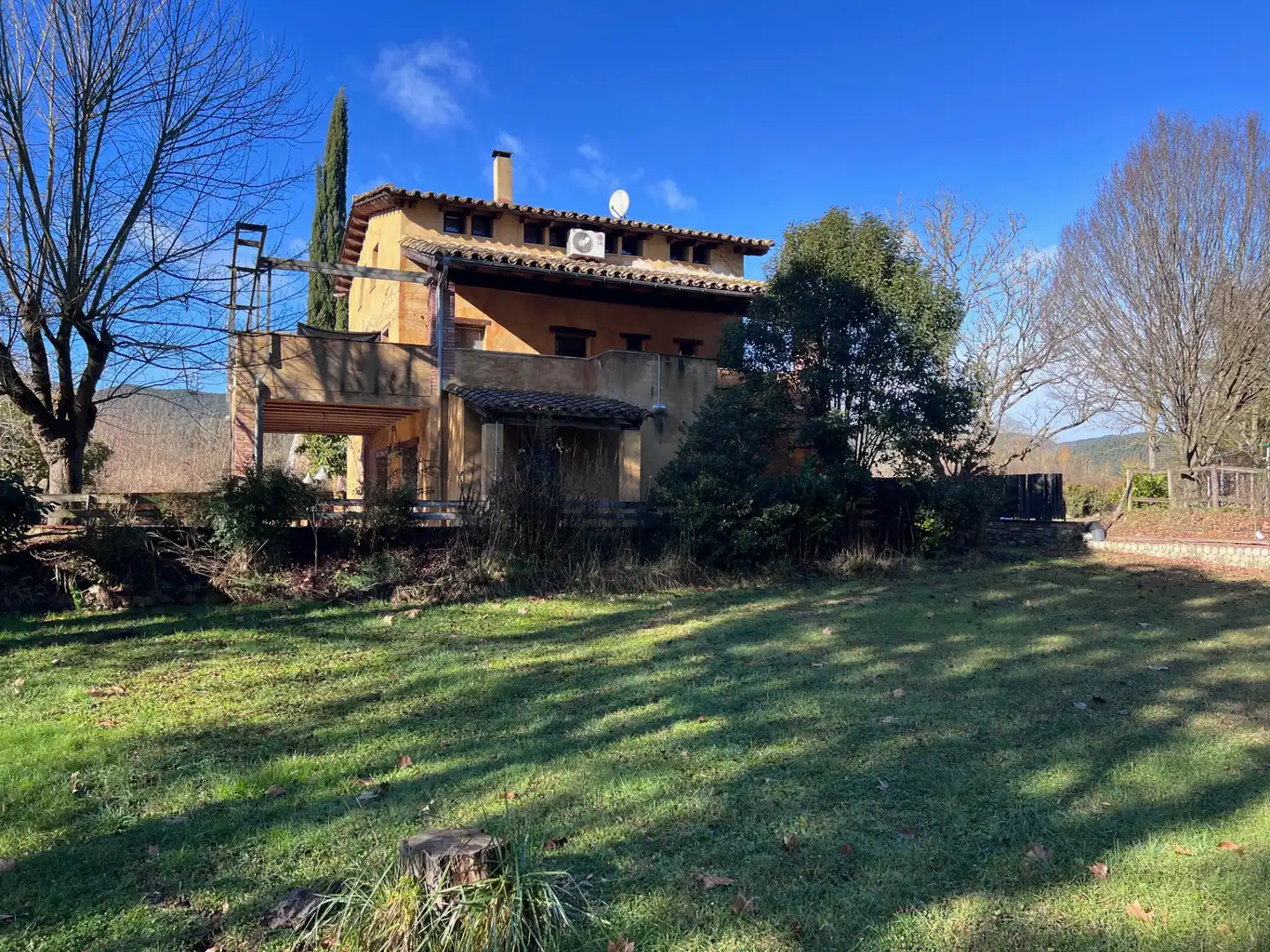 Vista exterior de Finca rústica en venda en Mieres (Girona) amb Aire condicionat, Jardí privat i Parquet