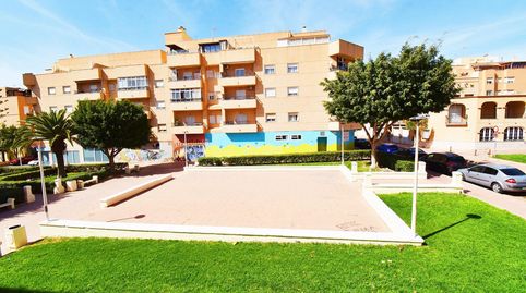 La mejor oportunidad de inversión !!! oficina con 1.164 metros  3 locales  2 trasteros  8 plazas de garaje !!!!!