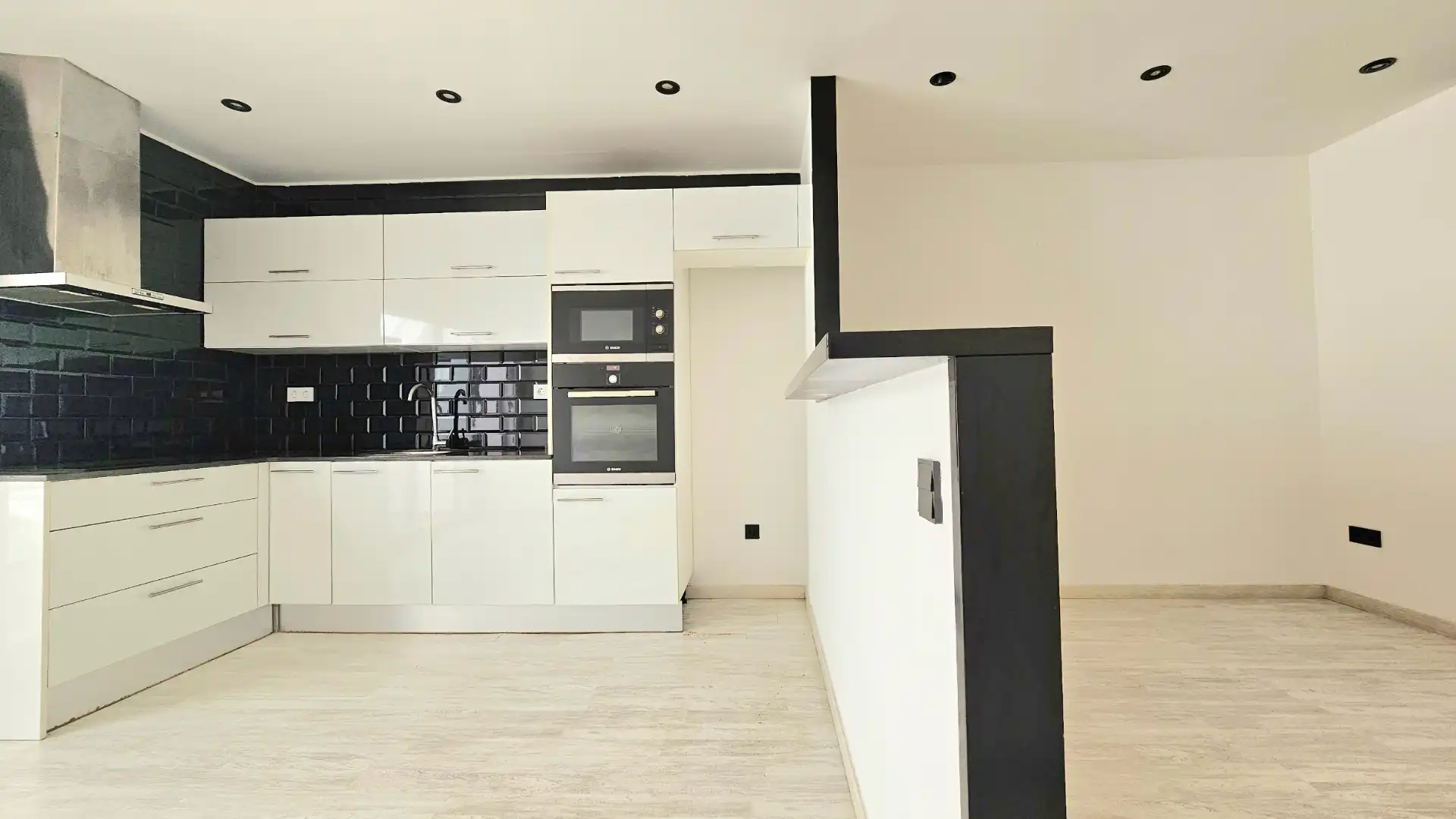 Cuina de Casa o xalet en venda en Sabadell amb Aire condicionat, Calefacció i Parquet