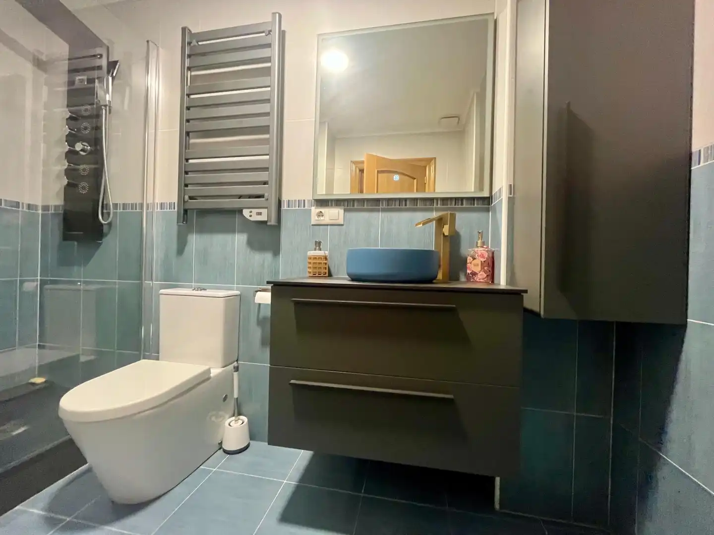 Bathroom of Flat for sale in Elche / Elx  with Air Conditioner, Heating and Furnished