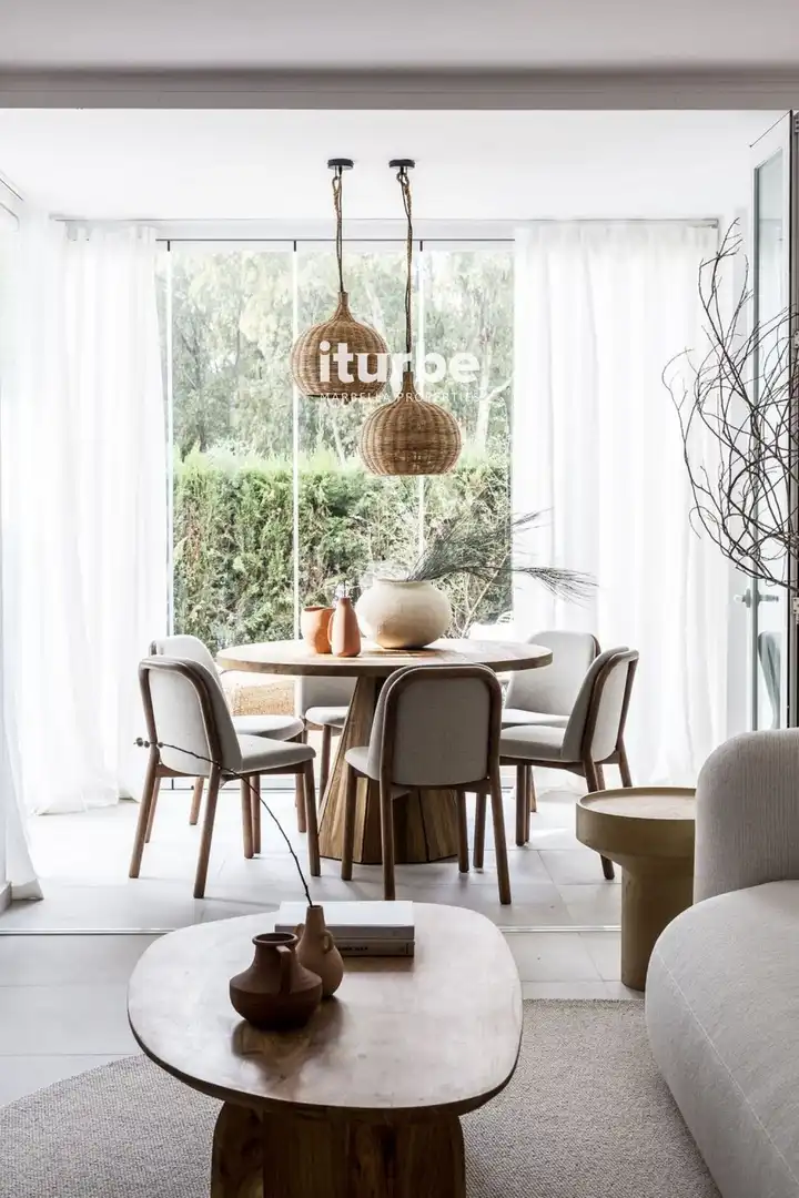 Comedor de Casa adosada de alquiler en Marbella con Aire acondicionado, Terraza y Piscina