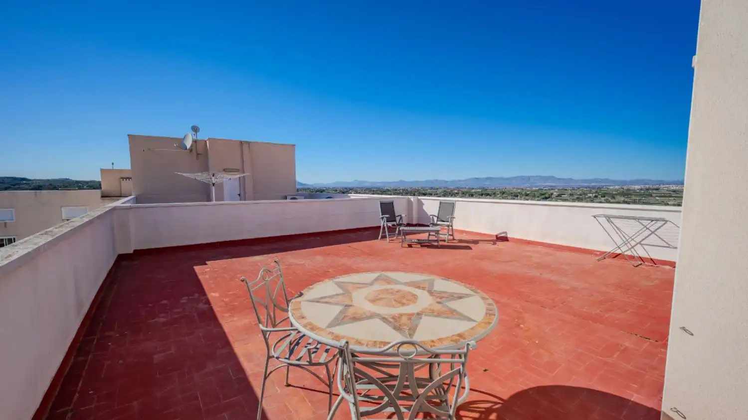 Terraza de Piso de alquiler en Guardamar del Segura con Aire acondicionado, Terraza y Piscina comunitaria