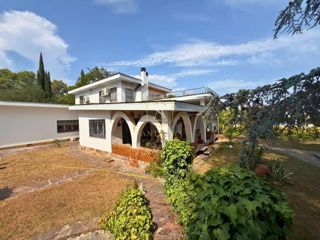 Casa amb piscina en venda a Calle Mare De Deu Del Remei
