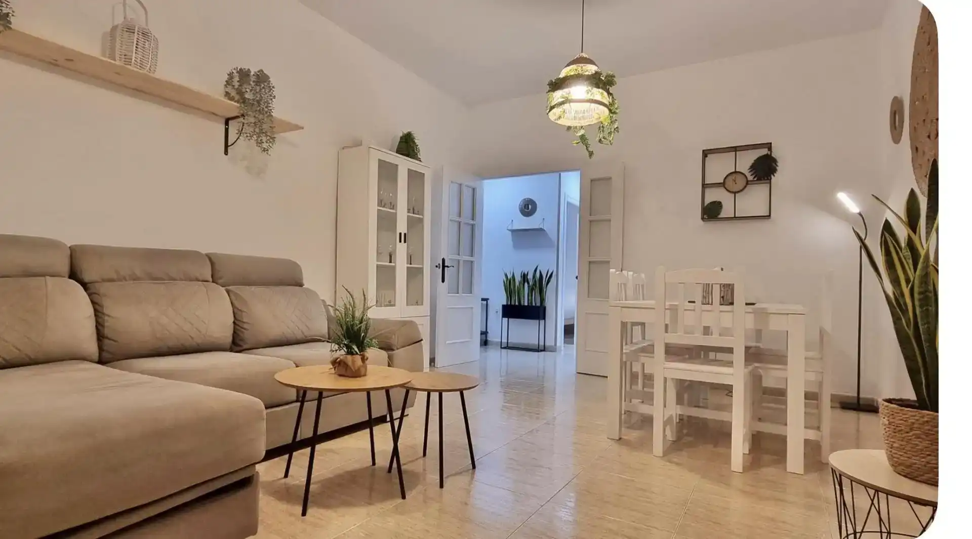Sala de estar de Piso en venta en Roquetas de Mar con Aire acondicionado, Amueblado y Balcón