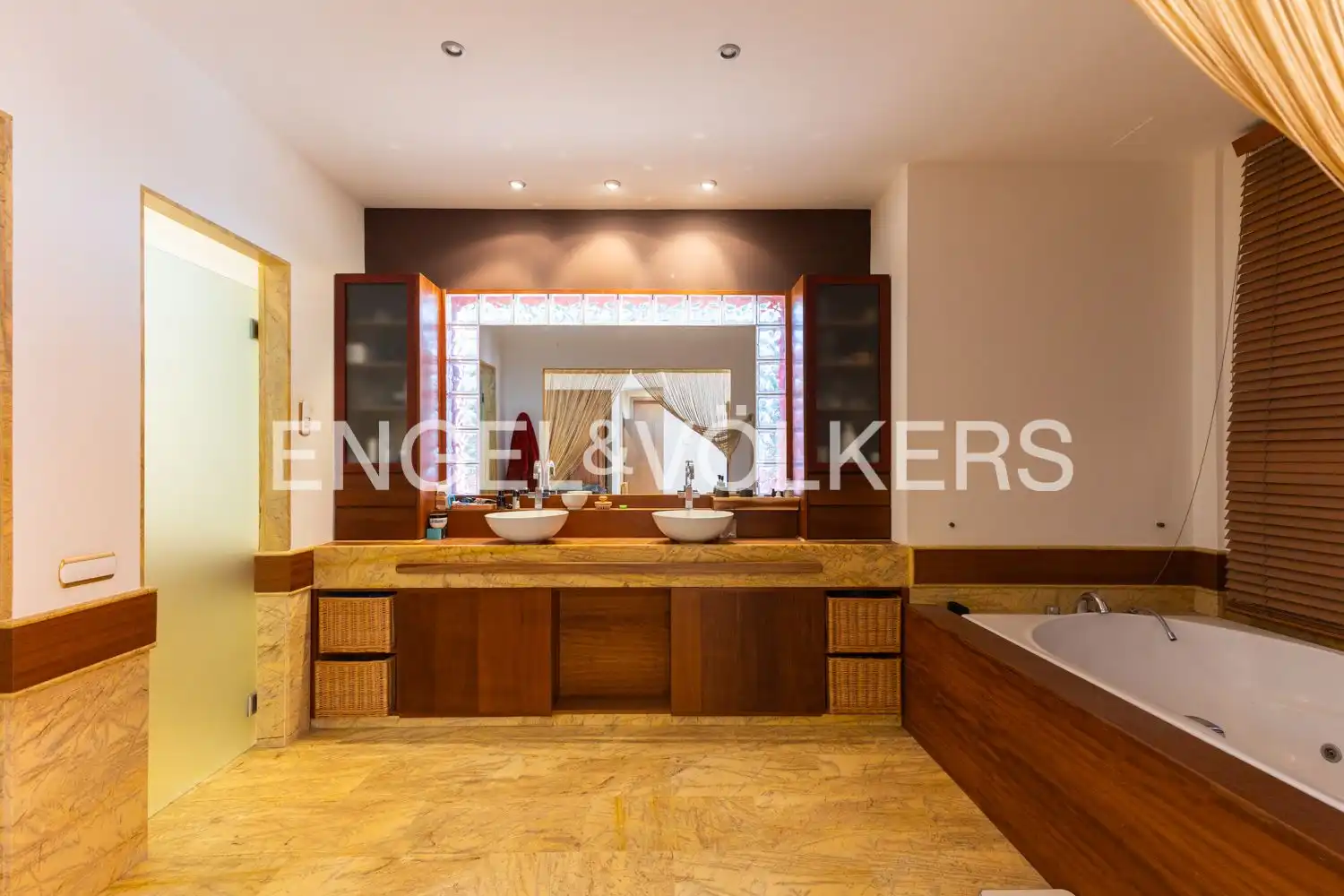 Baño de Casa o chalet en venta en Gilet con Aire acondicionado, Calefacción y Jardín privado