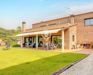 Vista exterior de Casa o xalet de lloguer en Sant Vicenç de Montalt amb Calefacció, Jardí privat i Terrassa