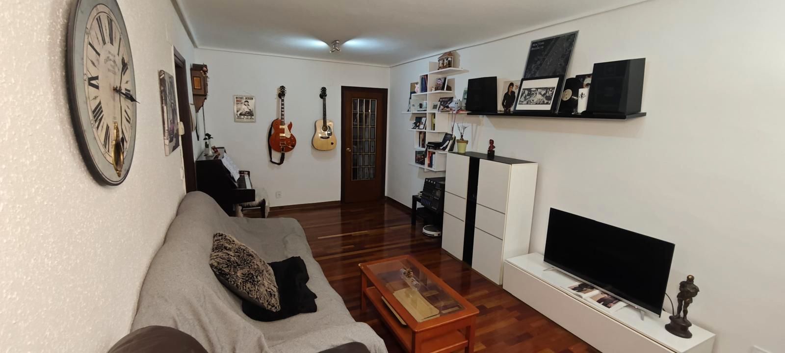 Living room of Flat for sale in Bilbao   with Furnished