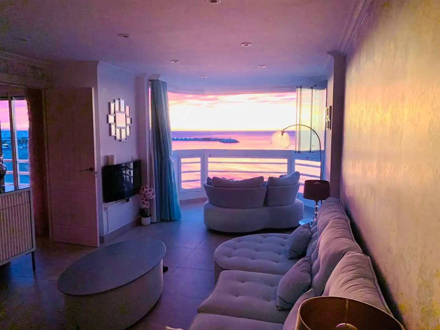 Wohnzimmer von Wohnung zur Miete in Benalmádena mit Klimaanlage, Terrasse und Möbliert