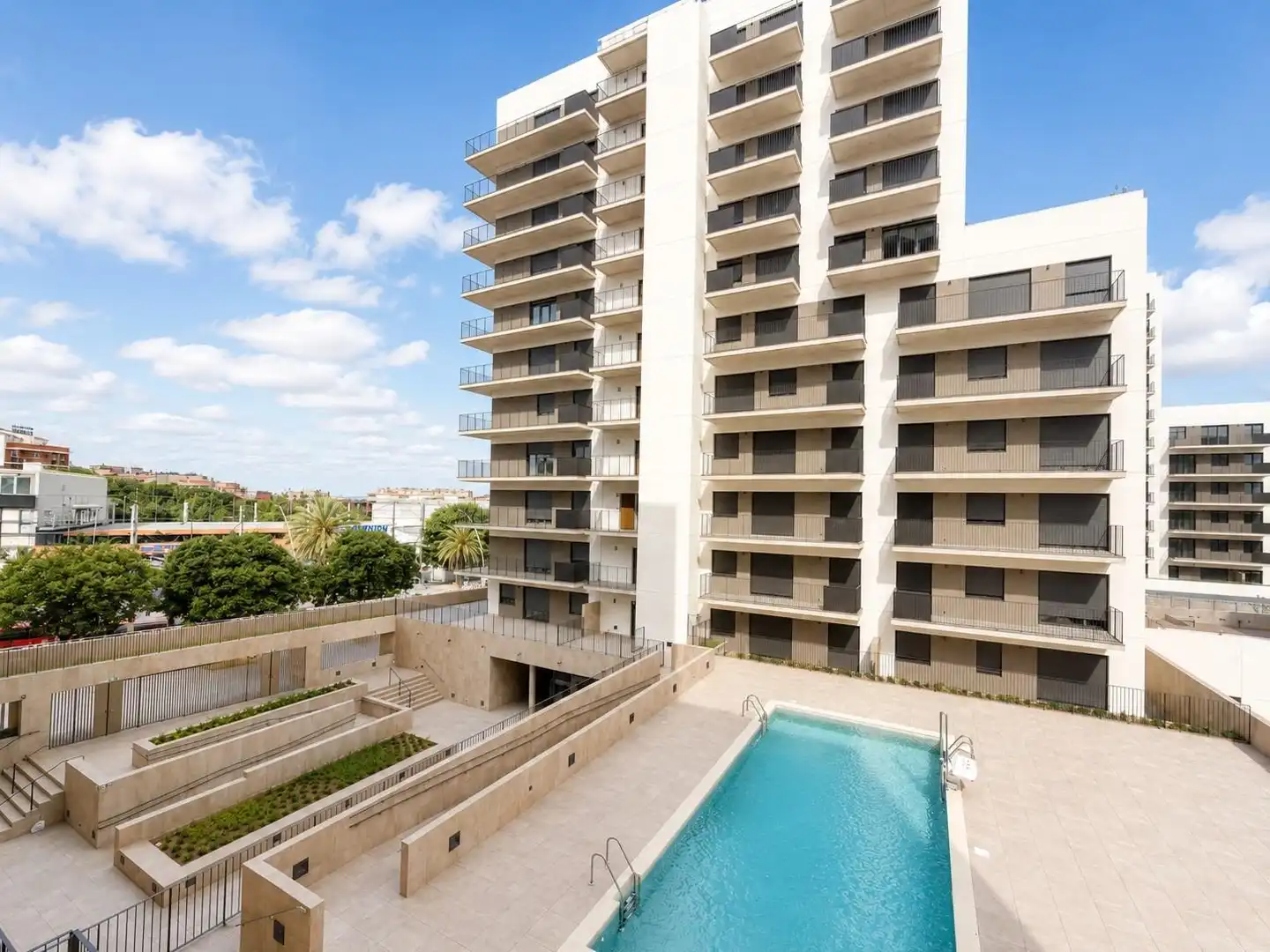 Außenansicht von Wohnung zur Miete in Terrassa mit Heizung, Parkett und Terrasse