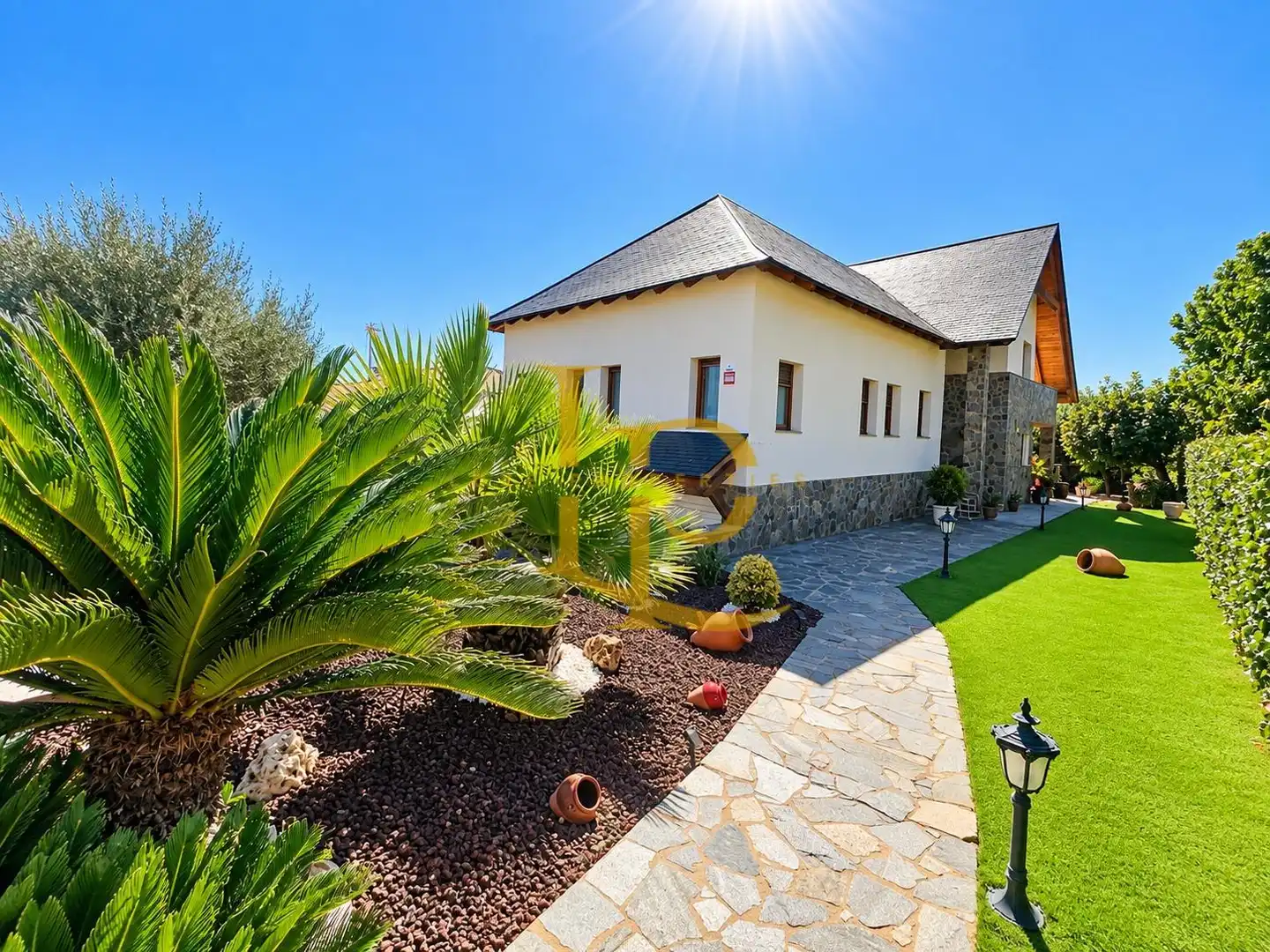 Casa con piscina en venta en Carrer Ametllers, imagen 2