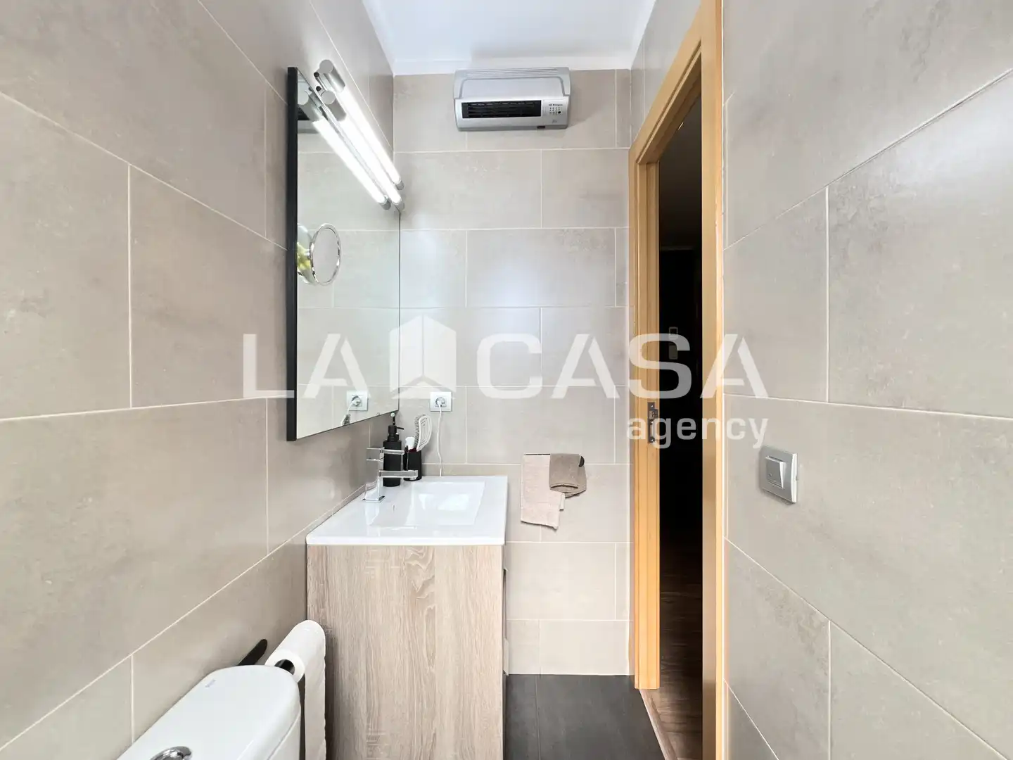 Baño de Piso en venta en Badalona con Calefacción