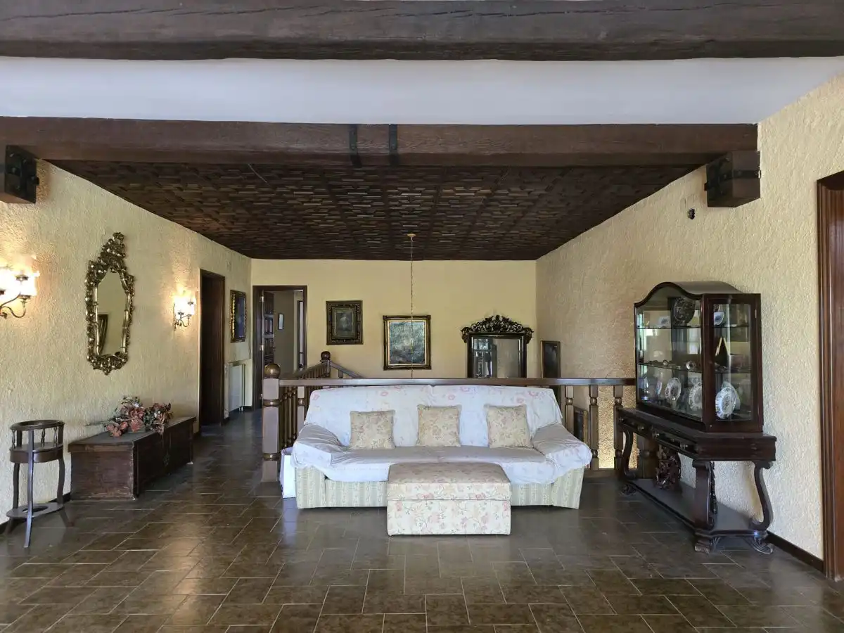 Sala d'estar de Finca rústica en venda en La Roca del Vallès amb Terrassa i Balcó