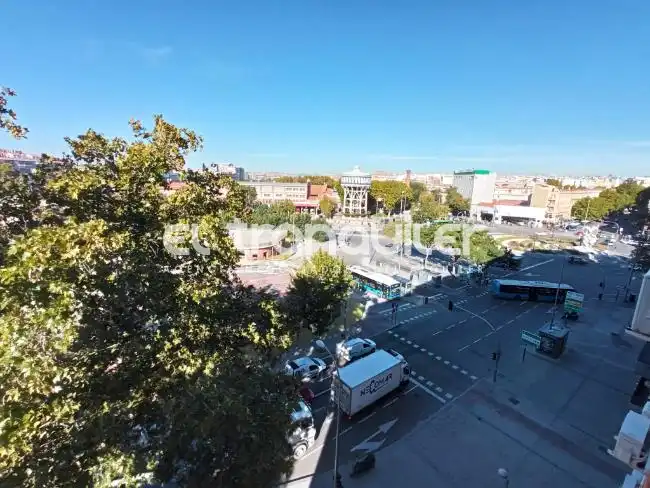 Vista exterior de Estudi de lloguer en Madrid amb Aire condicionat i Moblat