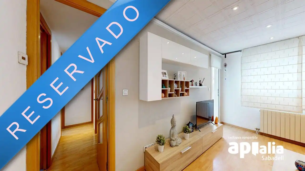 Living room of Flat for sale in Badia del Vallès  with Air Conditioner, Heating and Parquet flooring