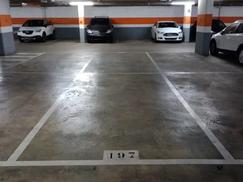 Parkplatz von Garage zum Verkauf in Mislata