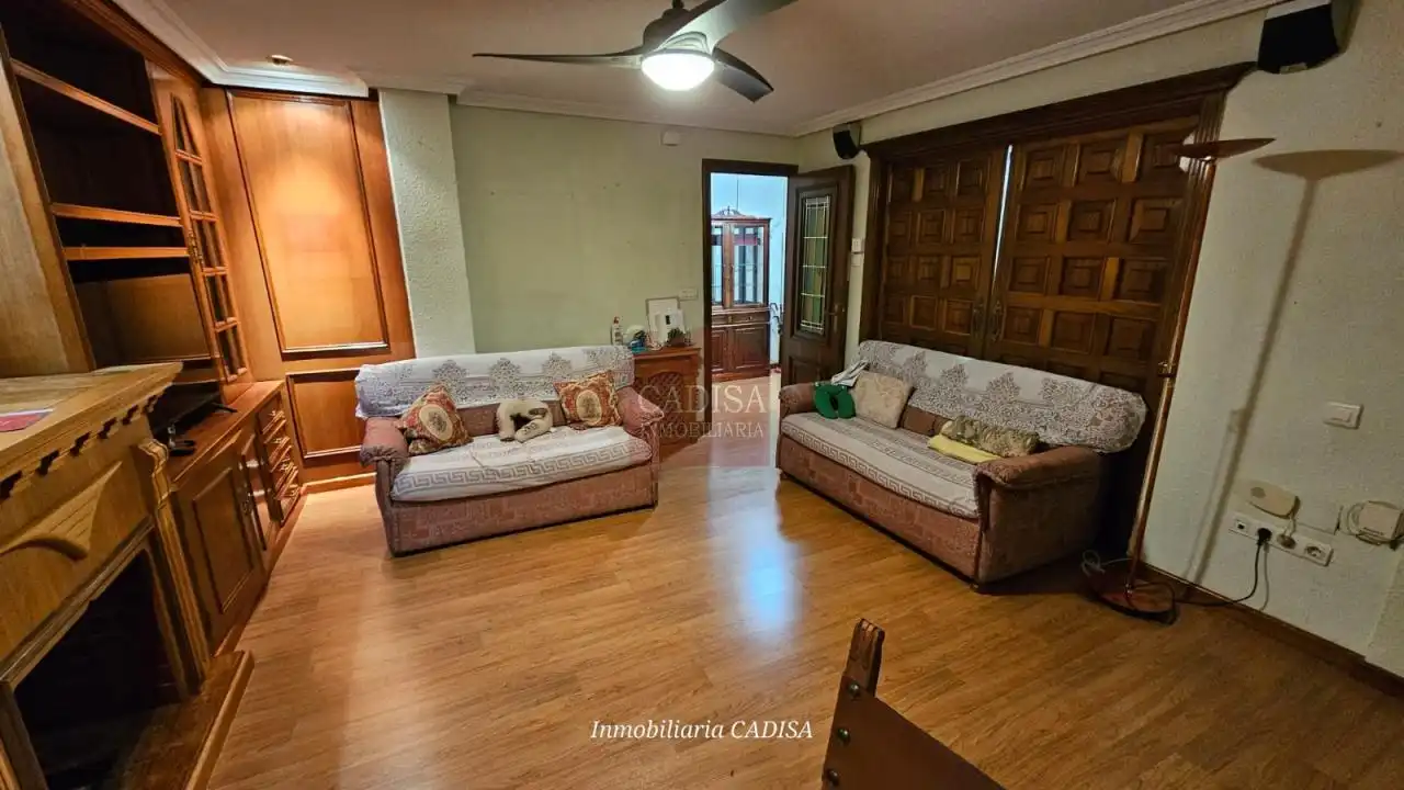 Living room of Flat for rent in Salamanca  with Air Conditioner, Heating and Furnished