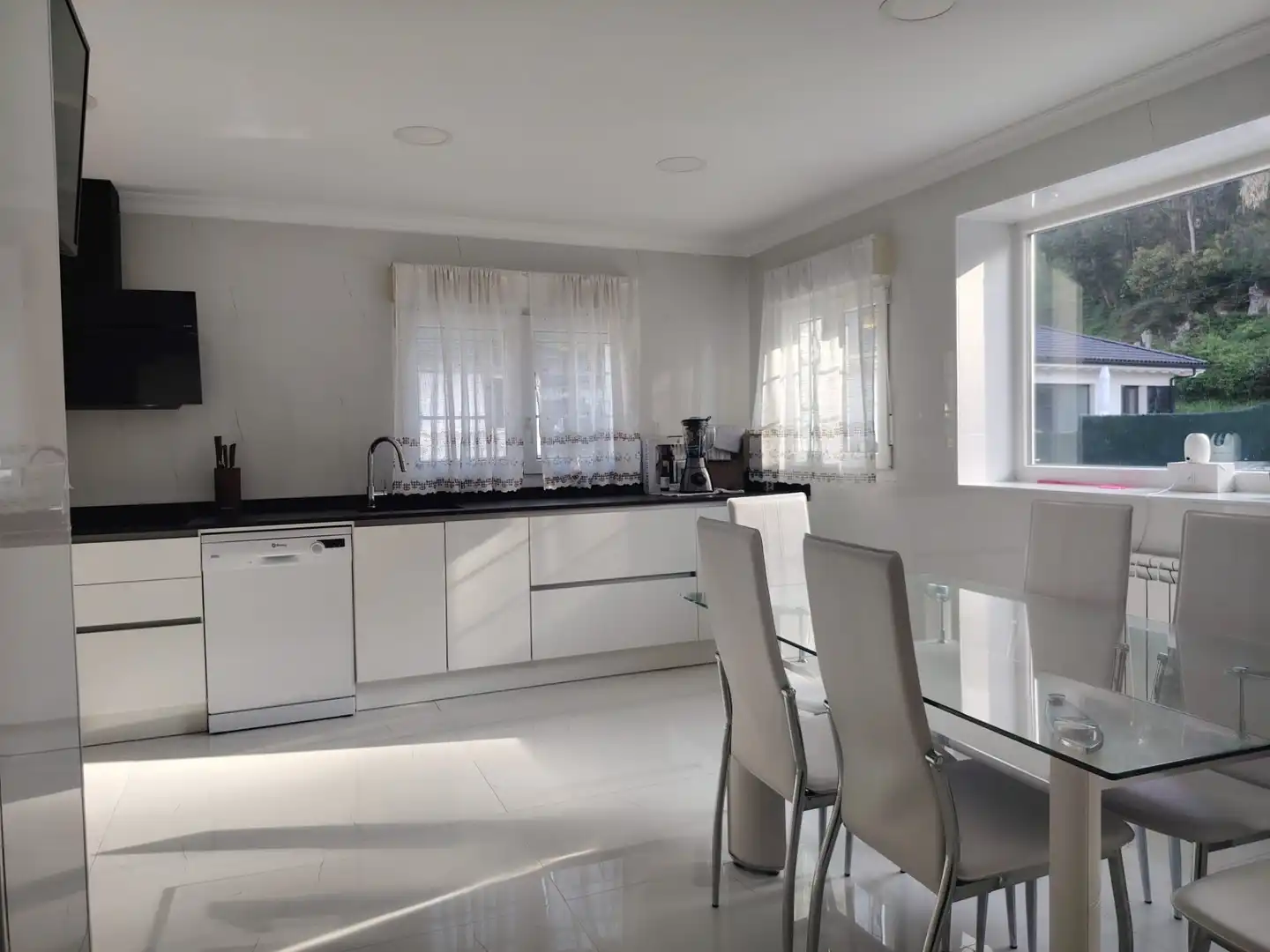 Cocina de Casa o chalet en venta en Castro-Urdiales con Jardín privado, Terraza y Trastero