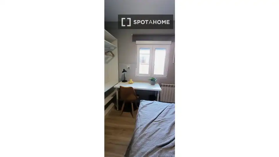 Habitación de Piso para compartir en Segovia con Aire acondicionado, Calefacción y Amueblado