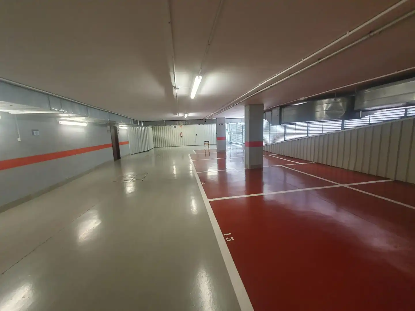 Parking of Office for rent in Sevilla