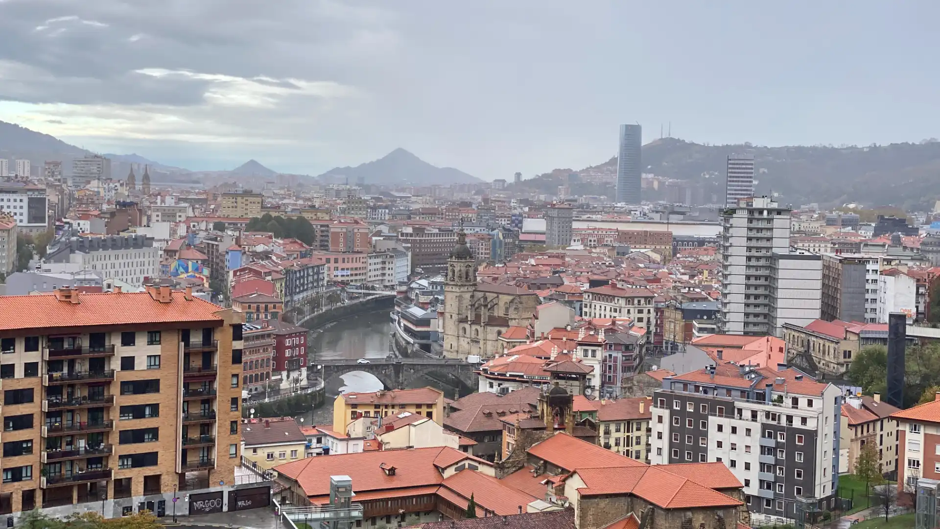 Exterior view of Flat for sale in Bilbao   with Balcony