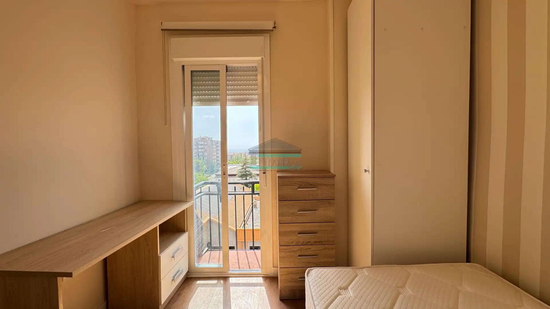 Bedroom of Flat for rent in Granada  with Air Conditioner, Heating and Terrace