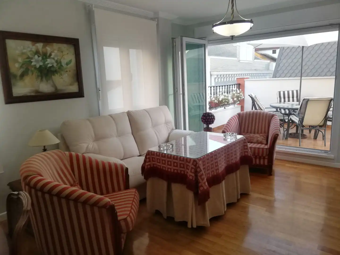 Wohnzimmer von Dachboden zur Miete in Huelva mit Klimaanlage, Terrasse und Möbliert