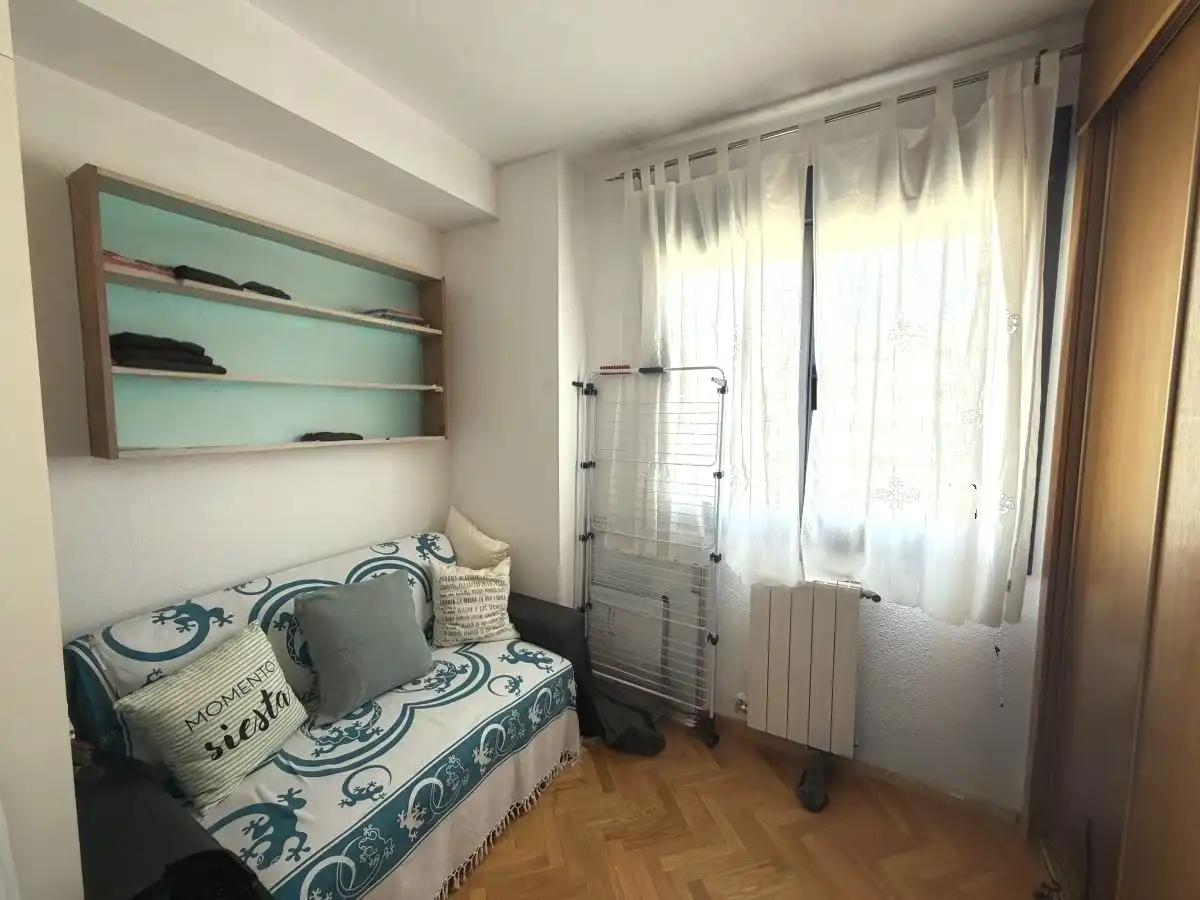 Bedroom of Flat for sale in Madrid  with Heating, Storage room and Community pool