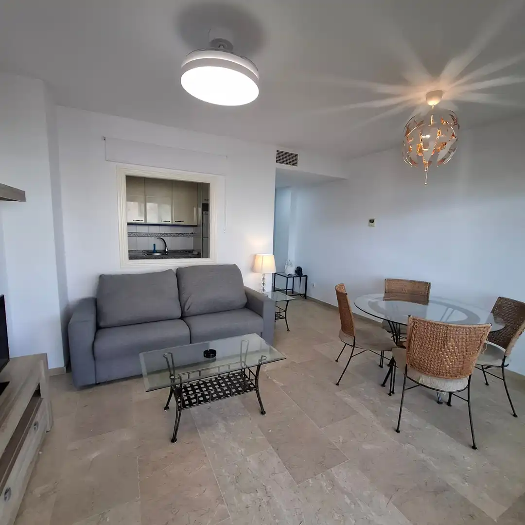 Sala d'estar de Apartament en venda en Manilva amb Aire condicionat, Calefacció i Terrassa