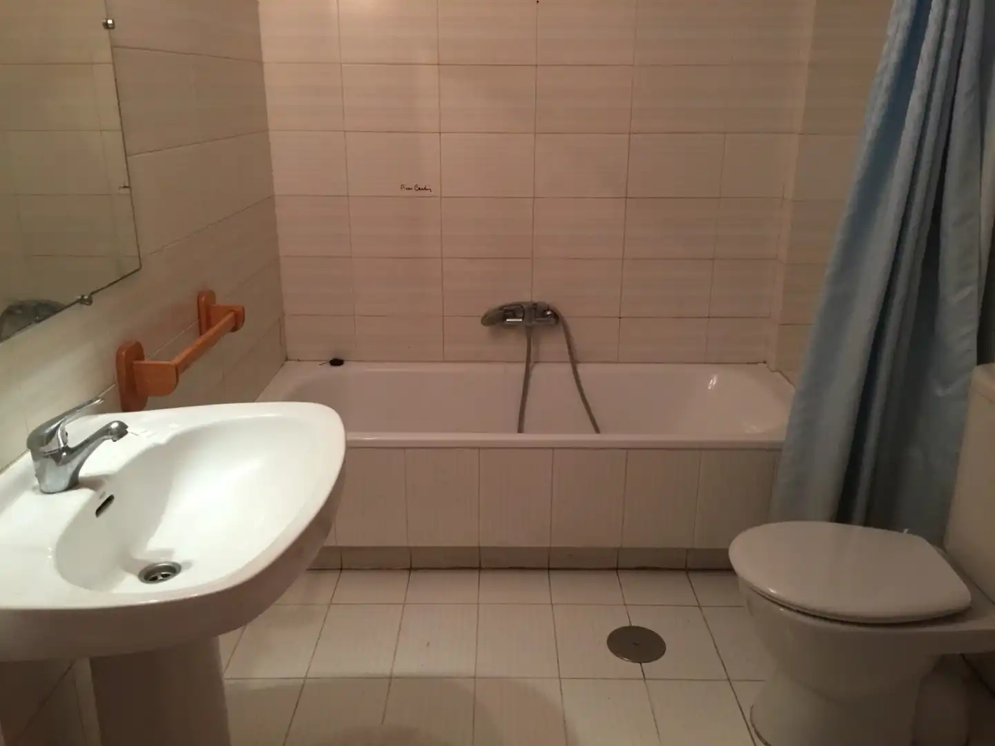 Bany de Pis en venda en El Campello amb Jardí privat, Terrassa i Piscina