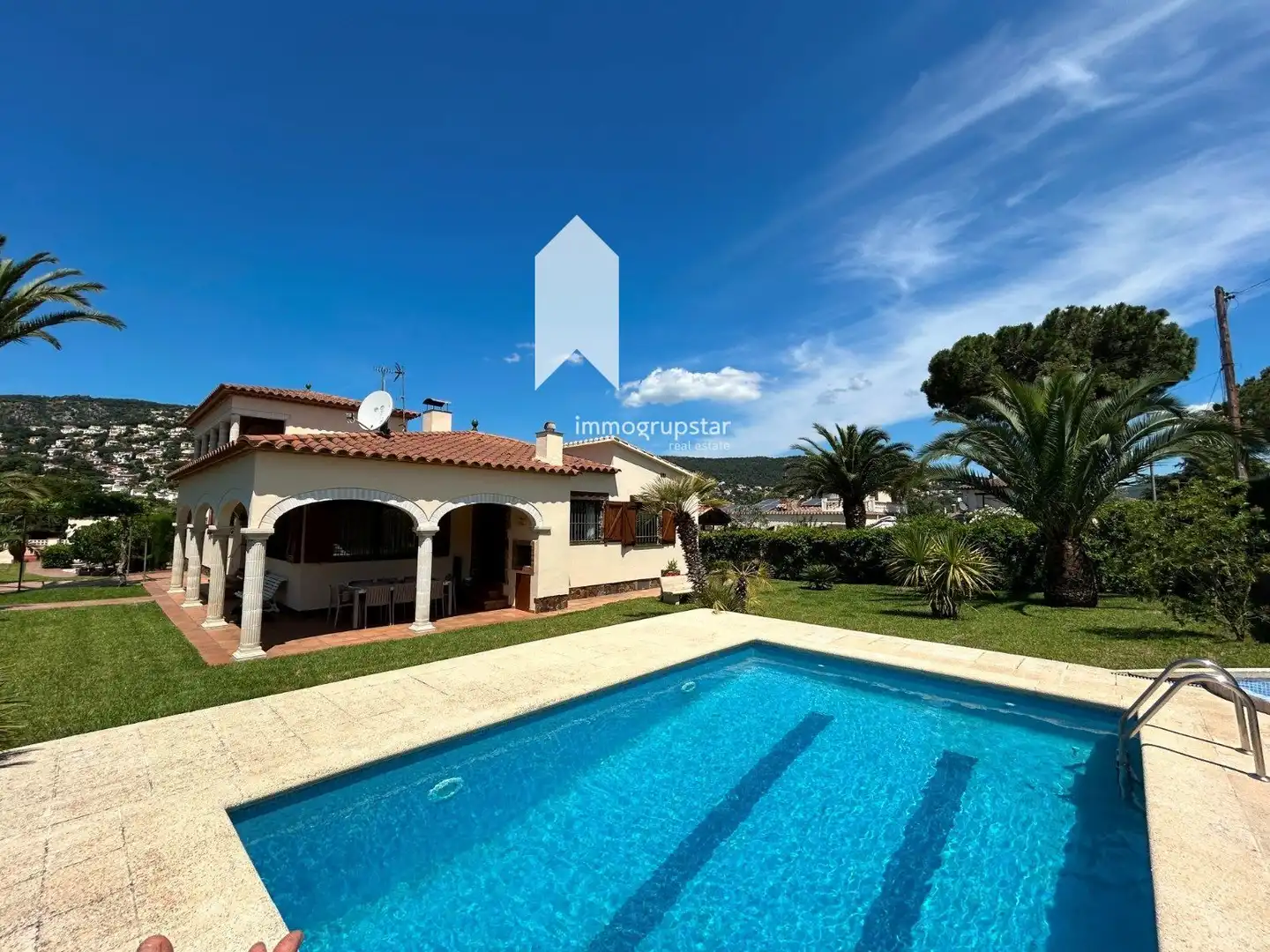 Casa amb terrassa en venda a Olot, imagen 3