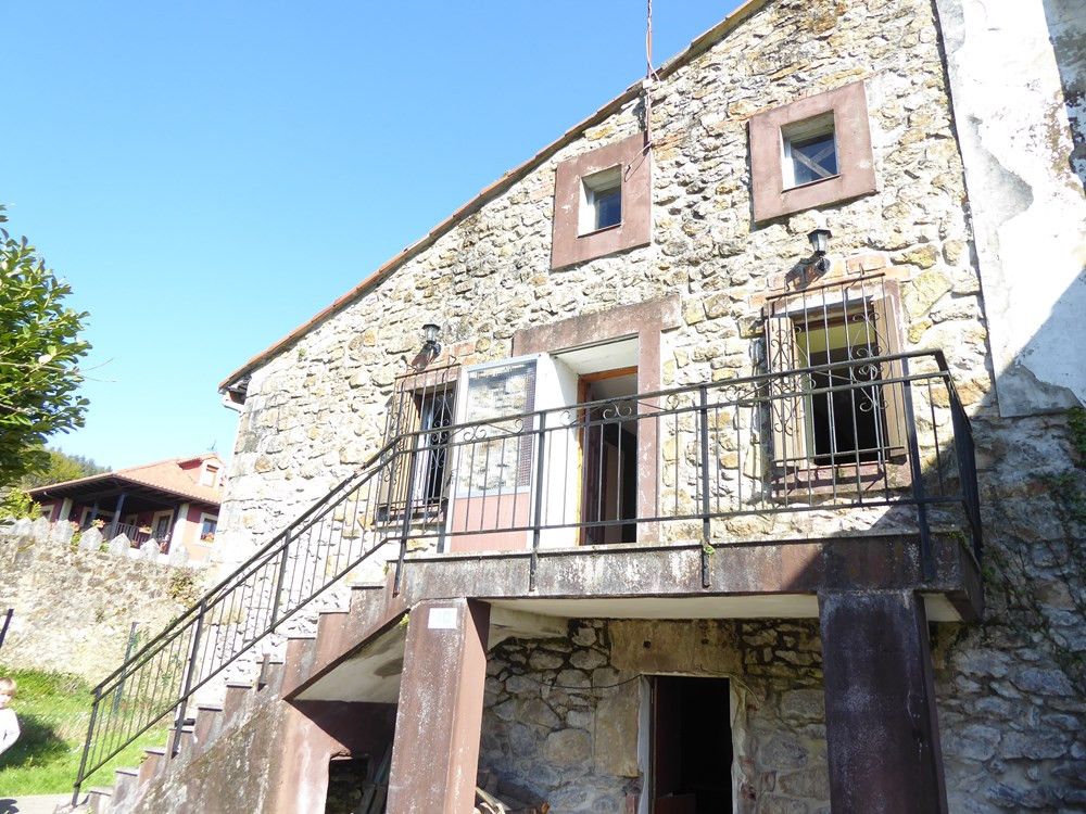 Vista exterior de Finca rústica en venda en Bárcena de Cicero