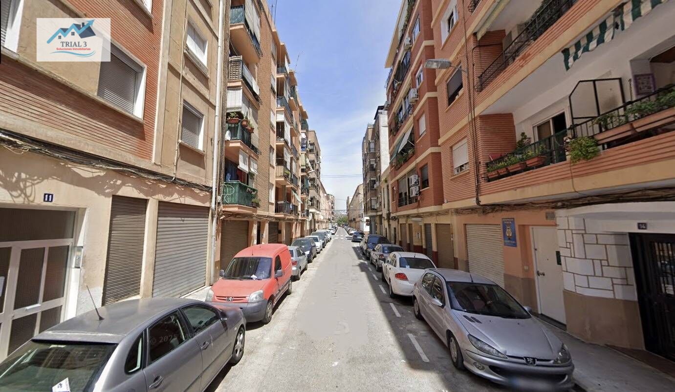 Vista exterior de Pis en venda en  Valencia Capital amb Terrassa i Balcó