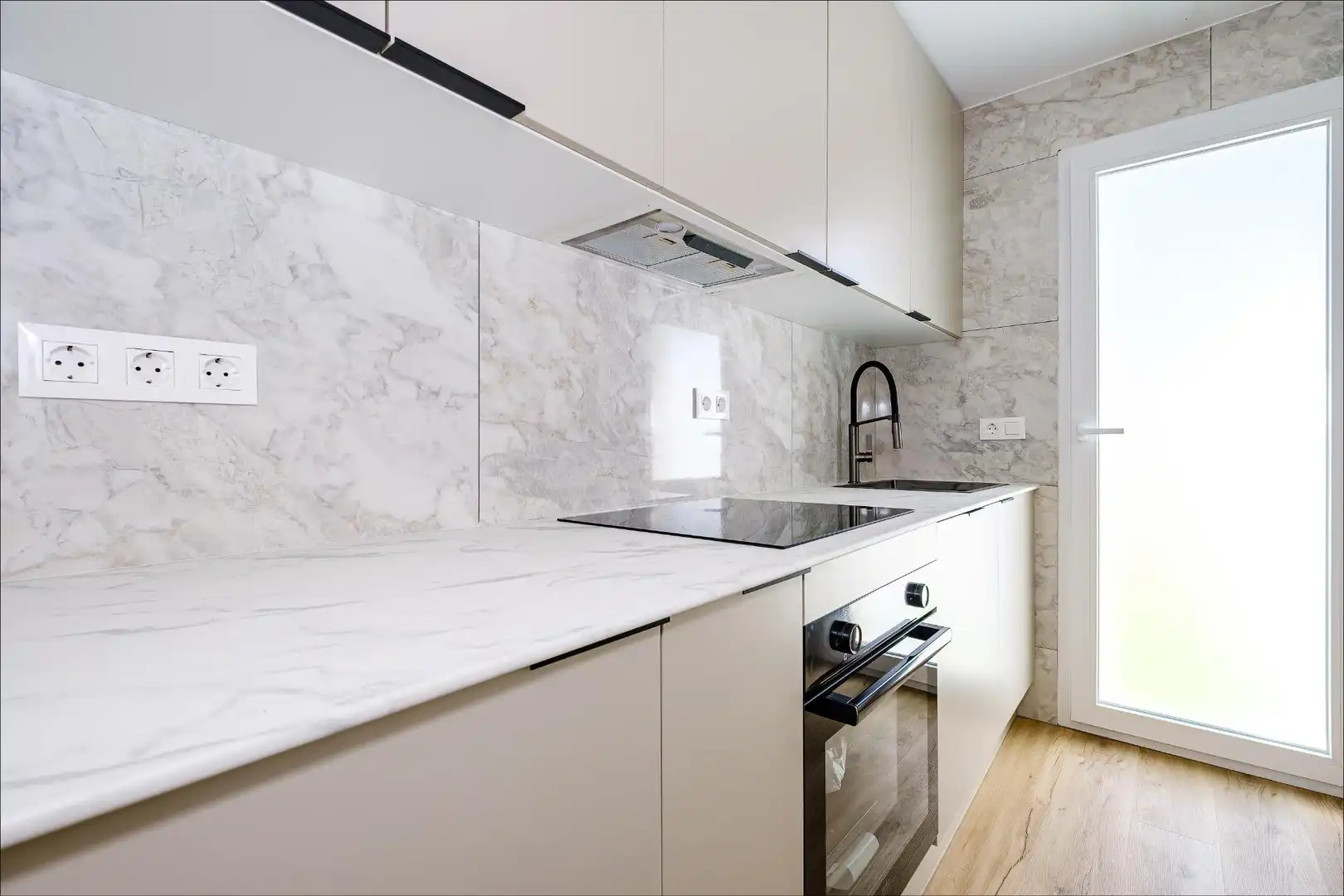 Cocina de Casa adosada en venta en Orihuela con Aire acondicionado, Calefacción y Jardín privado