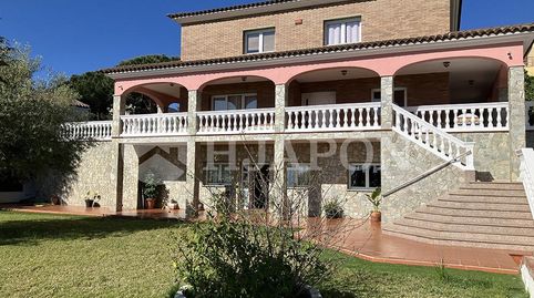 Exclusiva propiedad situada en zona residencial privada con vistas al mar