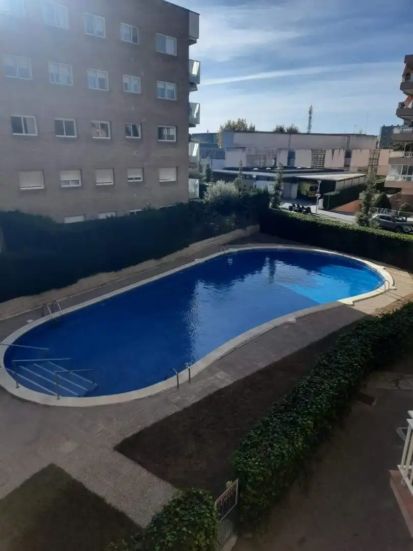 Piscina de Piso en venta en Salou con Terraza, Amueblado y Piscina comunitaria