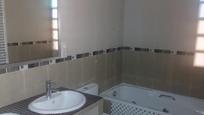 Bathroom of Flat for sale in  Madrid Capital  with Heating