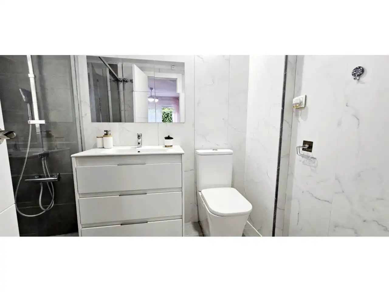 Baño de Piso en venta en Molina de Segura con Aire acondicionado, Jardín privado y Trastero