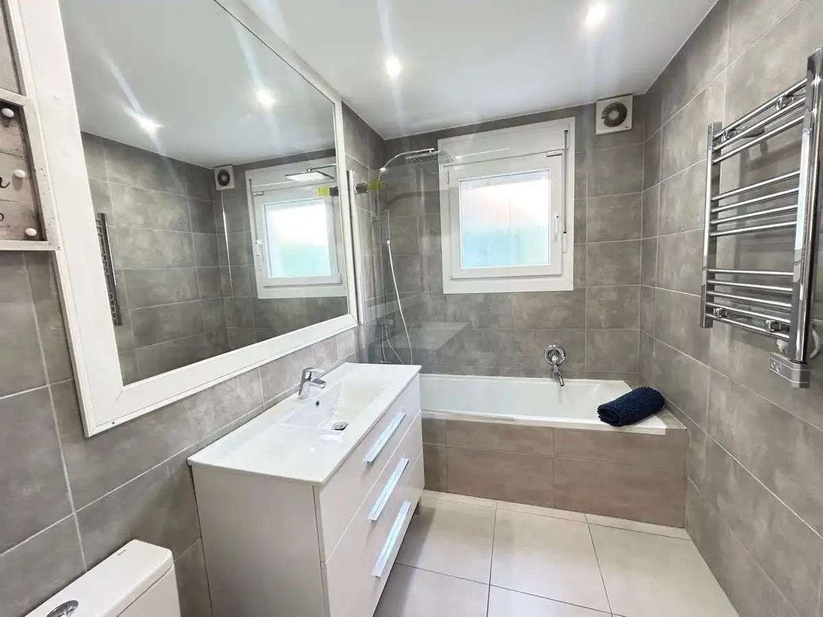 Baño de Casa o chalet de alquiler en Estepona con Aire acondicionado, Piscina y Amueblado