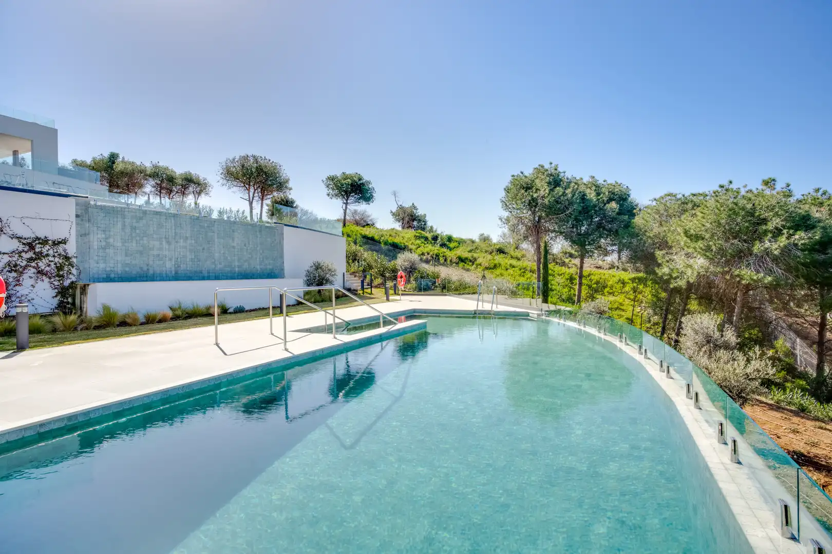 Swimming pool of Ground floor for sale in Marbella  with Air Conditioner, Private garden and Terrace