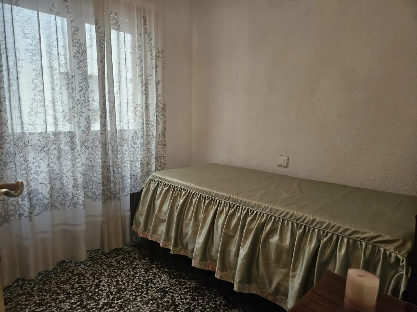 Habitación de Piso en venta en Castellón de la Plana / Castelló de la Plana con Trastero, Amueblado y Horno