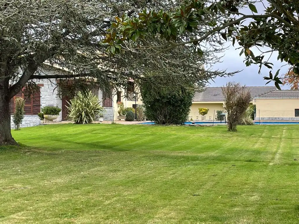 Jardí de Casa o xalet en venda en Castañares de Rioja amb Calefacció, Jardí privat i Parquet