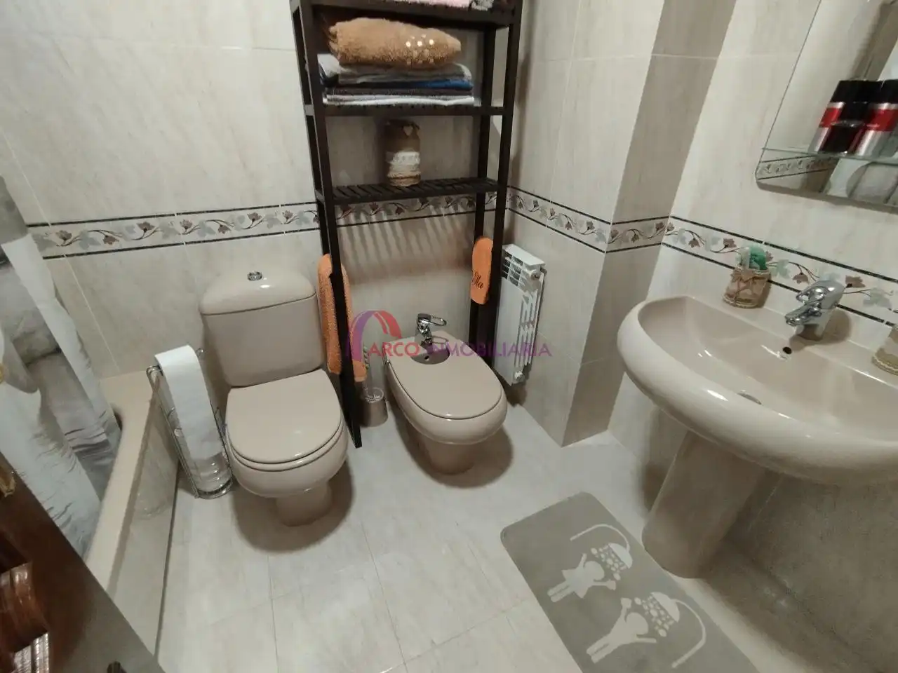 Bany de Pis en venda en Burgos amb Calefacció, Terrassa i Traster
