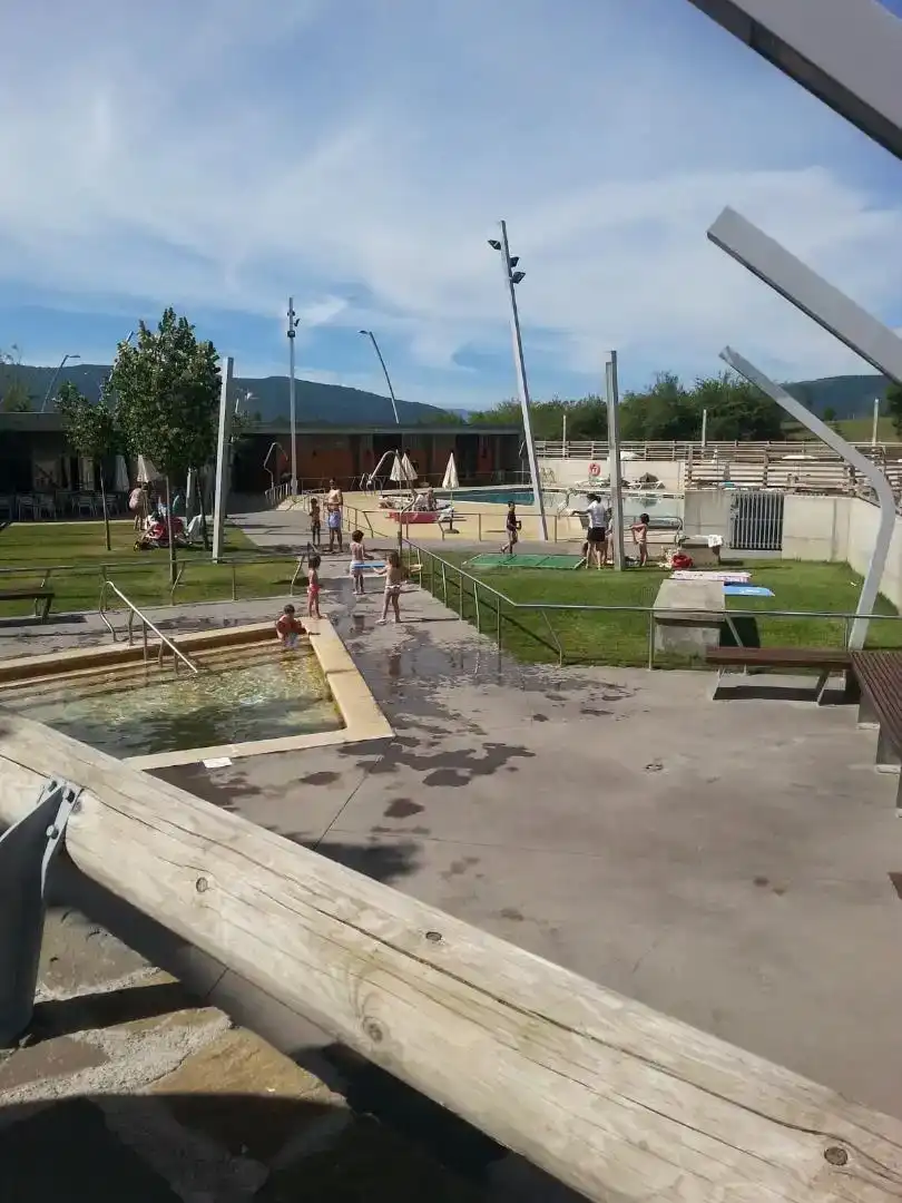 Piscina de Dúplex en venta en Biescas con Parquet, Trastero y Piscina