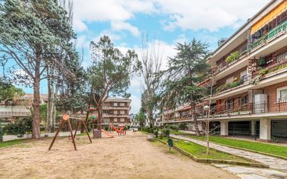 Vista exterior de Pis en venda en Collado Villalba amb Calefacció, Parquet i Terrassa