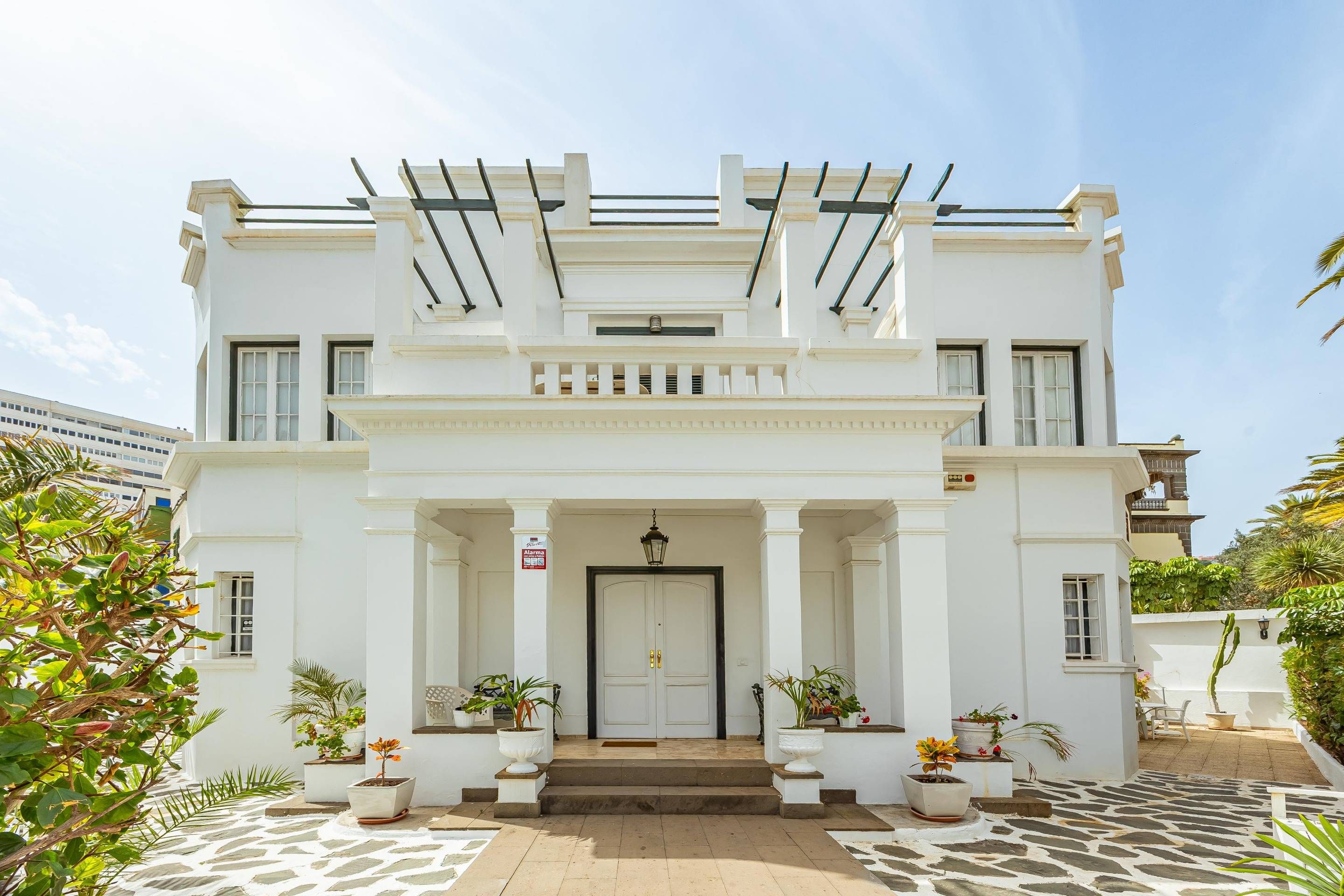 Vista exterior de Casa o xalet en venda en Las Palmas de Gran Canaria amb Jardí privat, Terrassa i Traster